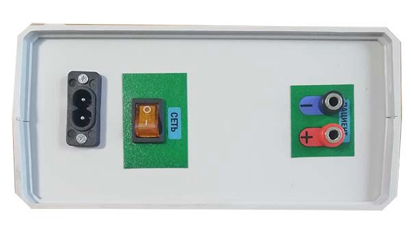 Аппарат электрофореза Поток-01, панель подключения